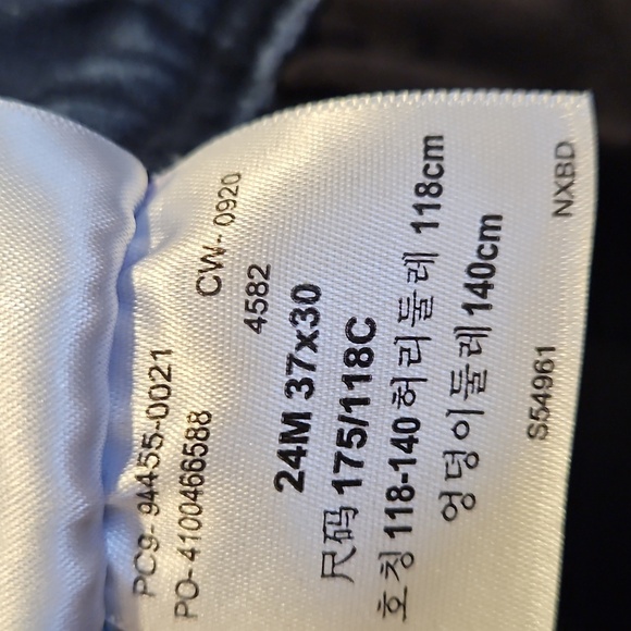 Classic Blue Women's Jeans - Picture 6 of 6